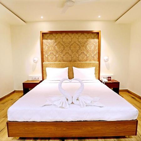 Hotel Shubham Palace Хидерабад Екстериор снимка