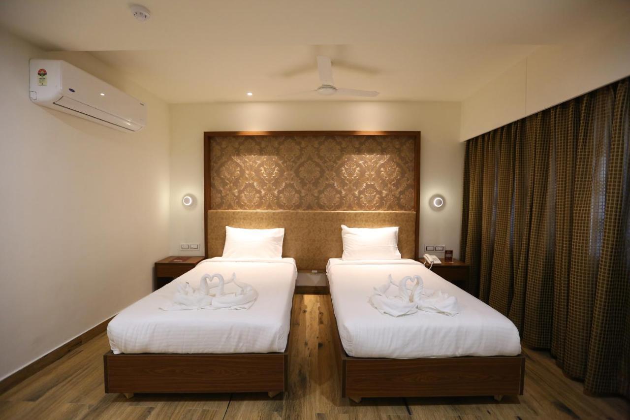 Hotel Shubham Palace Хидерабад Екстериор снимка