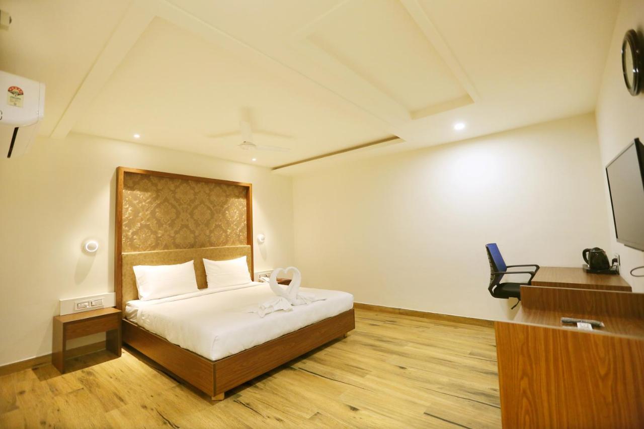Hotel Shubham Palace Хидерабад Екстериор снимка