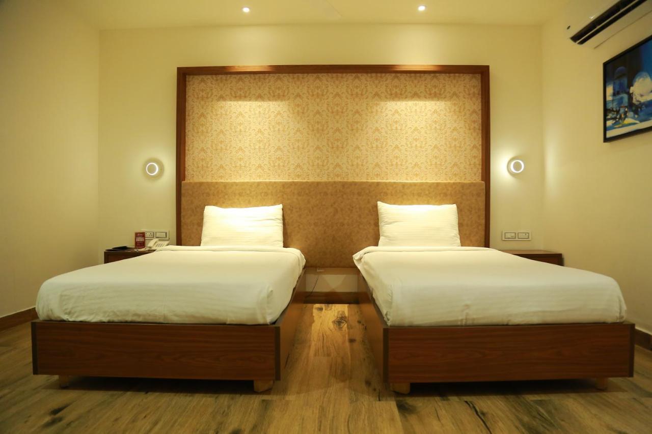 Hotel Shubham Palace Хидерабад Екстериор снимка