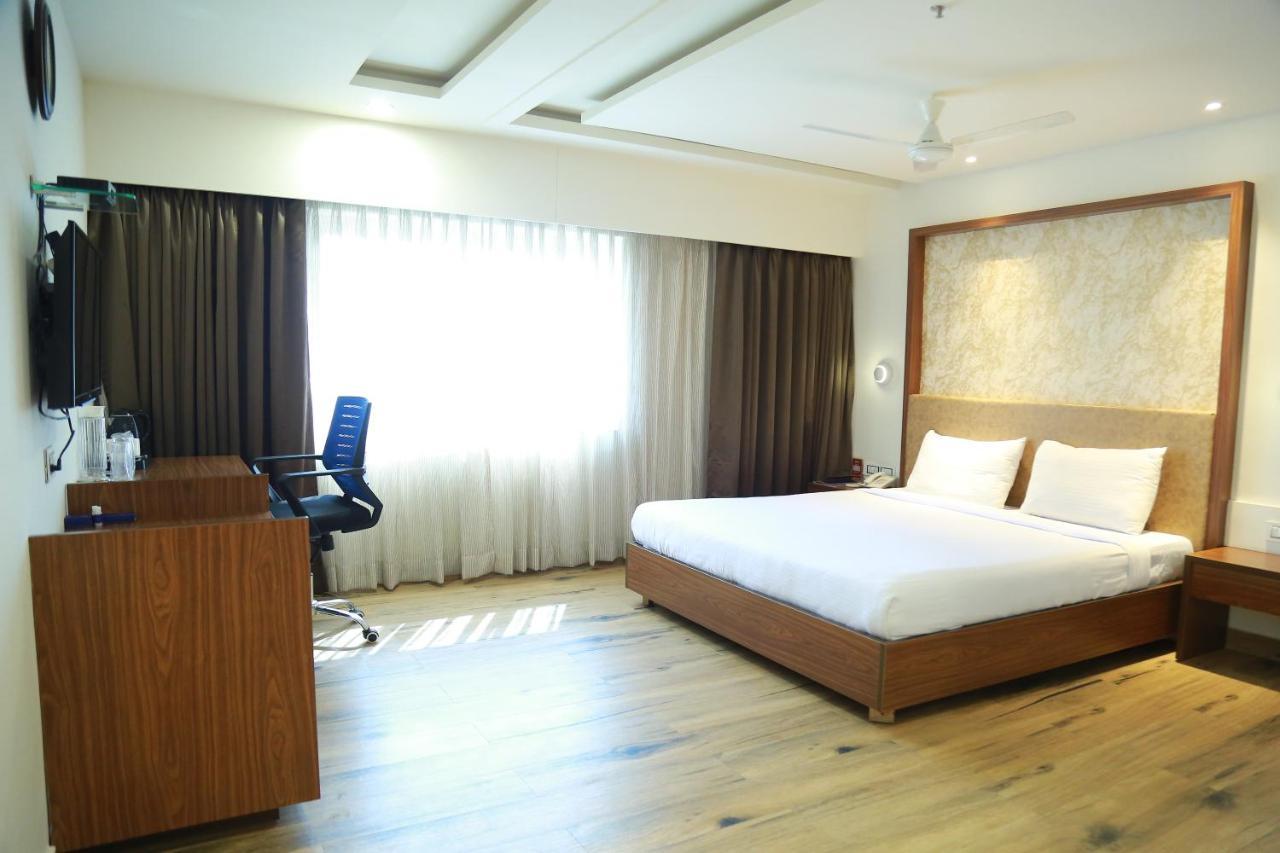 Hotel Shubham Palace Хидерабад Екстериор снимка